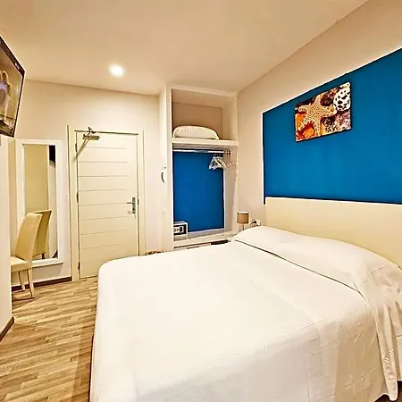 L'approdo 3* Порт-Аццурро