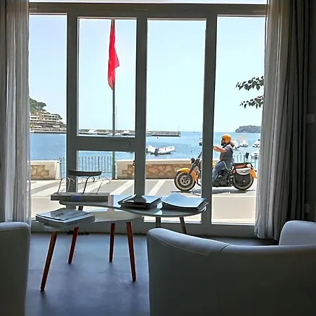 L'approdo Otel 3*