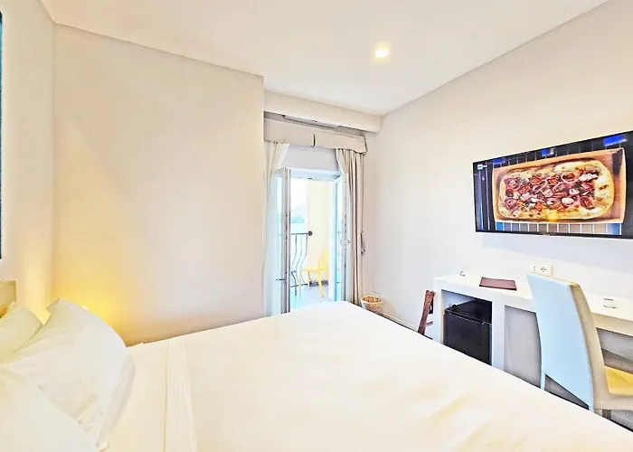 L'approdo Hotell Porto Azzurro