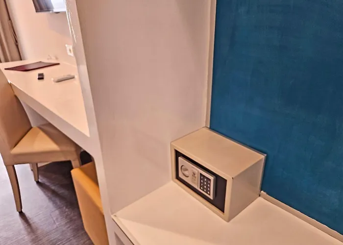 L'approdo Hotell Porto Azzurro