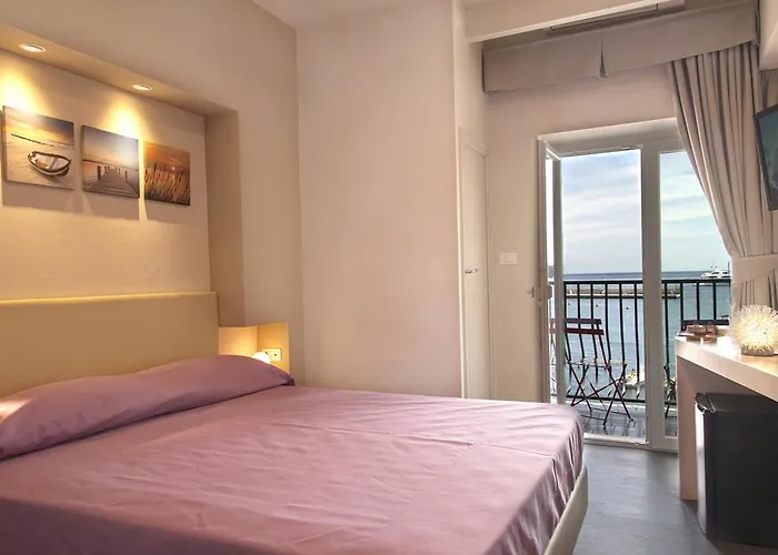 L'approdo Porto Azzurro