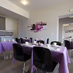 L'approdo Ξενοδοχείο Porto Azzurro